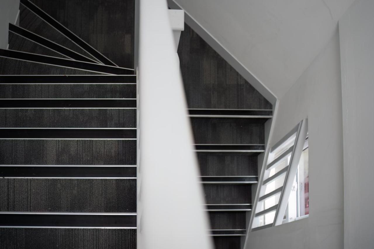 Livestay-Modern & Stylish Apartments In Дидкот Екстериор снимка
