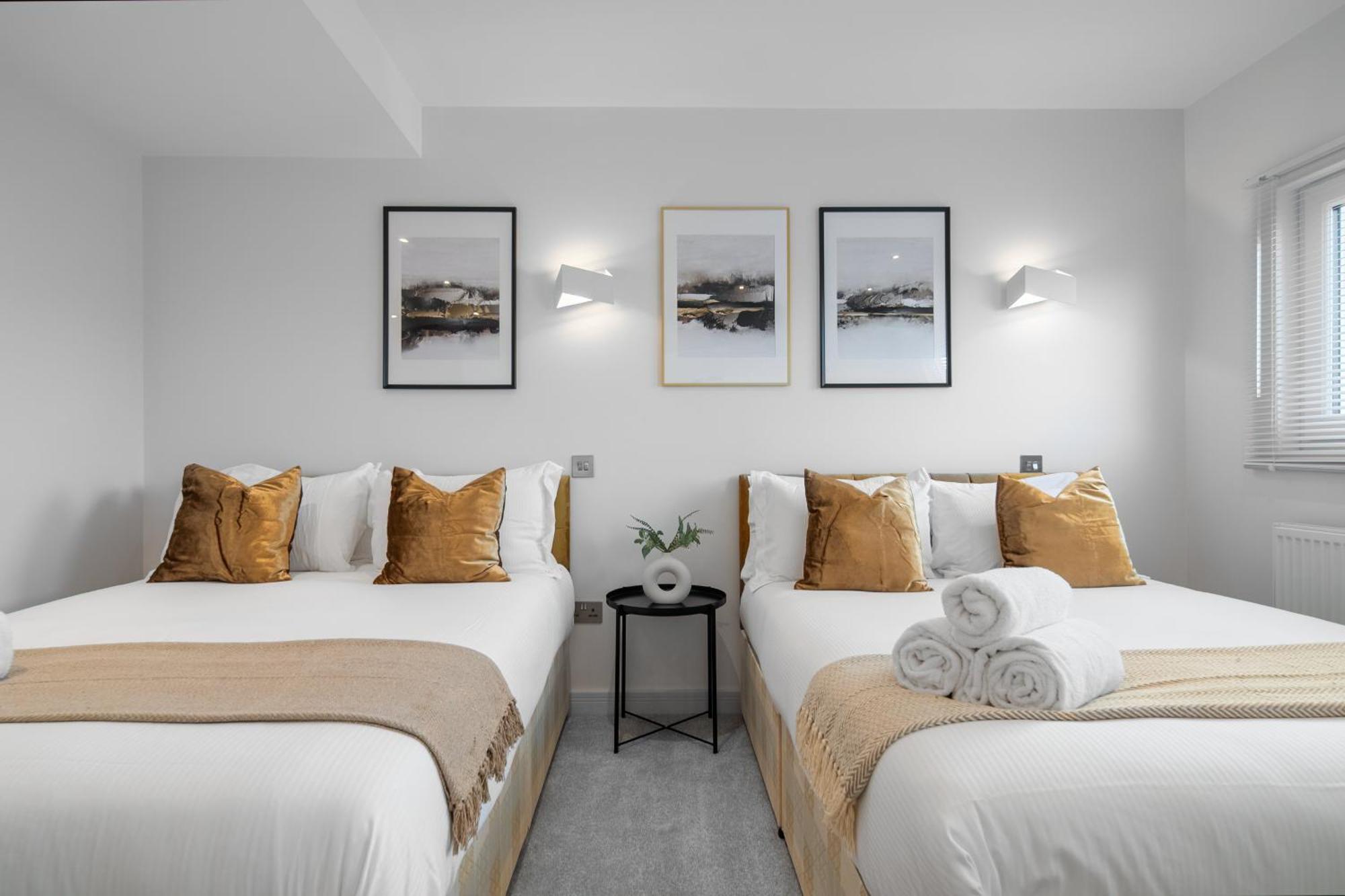 Livestay-Modern & Stylish Apartments In Дидкот Екстериор снимка