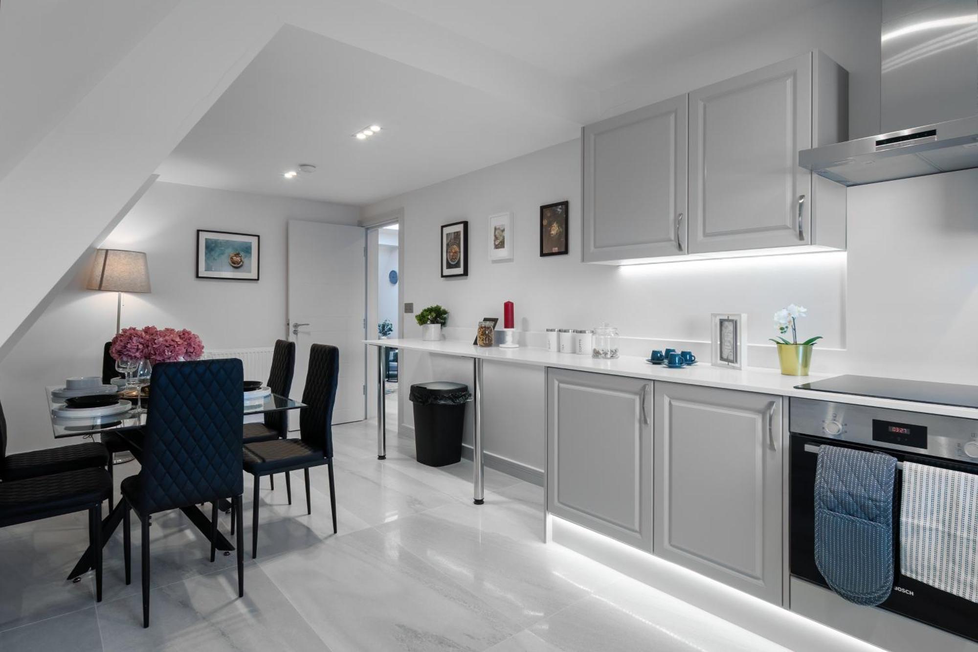 Livestay-Modern & Stylish Apartments In Дидкот Екстериор снимка